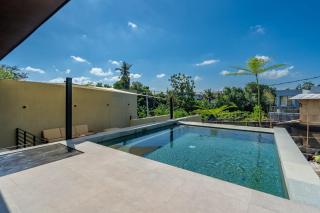 Villa Norma - Modern 3BR with Rooftop Pool near Canggu - 8