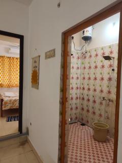 Full House 6BHK best for 12 to 18 Guests with Garden Access - OLIVE - 9