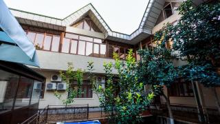 Family Hotel - 8