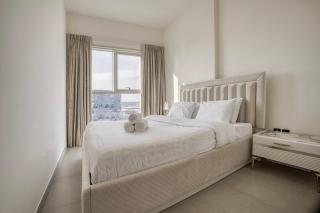 Cosy 2 Bed Apt opposite Dubai Hills Mall - 8