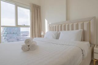 Cosy 2 Bed Apt opposite Dubai Hills Mall - 2
