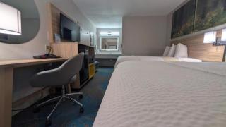 Days Inn by Wyndham Champaign/Urbana - 4