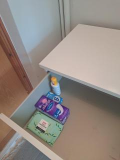 Quiet parkside studio with a fully stocked fridge - 3