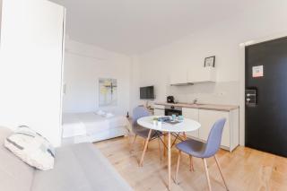 Main Square Apartments - 4