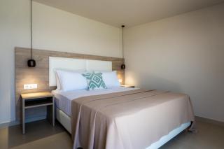 Amaltheia Beachfront Villas - 4