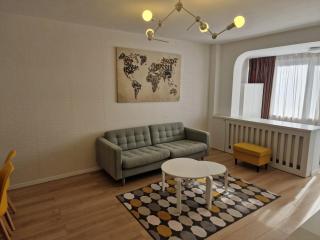 Yellow Apartment - Cismigiu Gardens - 7