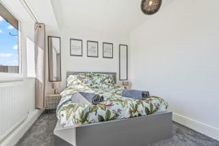 3 Bedroom Bungalow, Van & Car Parking, WIFI, Sleeps 6 - 5