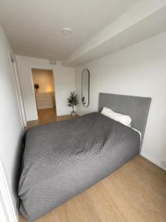 Modern Waterfront Apartment - 5
