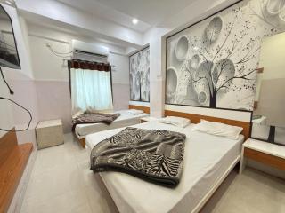 HOTEL KAJAL 966O9O1OO6 Just 150mtr from Shreenathji temple By SK - 7