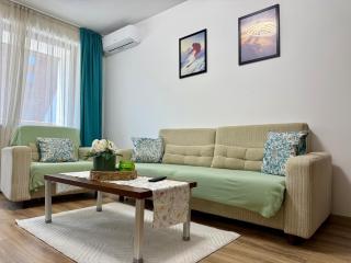Spacious cozy 2BR Home2Host - 0