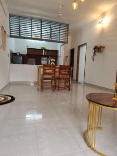 Stylish 2 BHK FF With Garden Access - OAK - 8