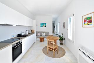 Theros Apartments 3 - 5