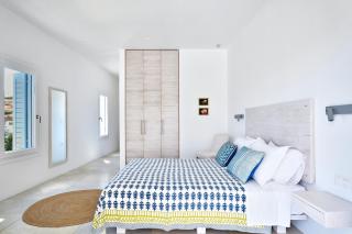 Theros Apartments 3 - 6