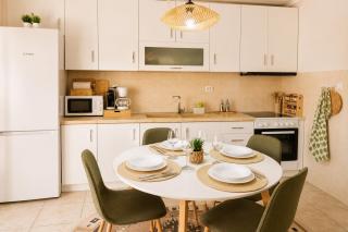 Yellow Tulip Apartment, Cozy Village Stay near Thessaloniki - 4