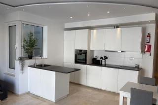 Garden-View 1BR Spinola Bay Couples Only Aged 30 plus - 4