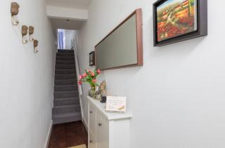 Luxury Kingsize Loft Ensuite in super central Clapham Jn Mins to Victoria, Waterloo, Gatwick - 3