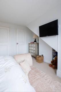 Luxury Kingsize Loft Ensuite in super central Clapham Jn Mins to Victoria, Waterloo, Gatwick - 7