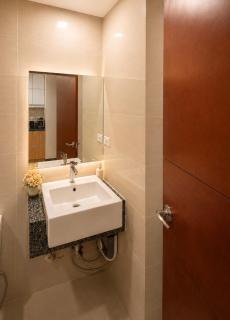 BGC One Uptown Residence King Bed 3 min walk to malls and restaurants - 2