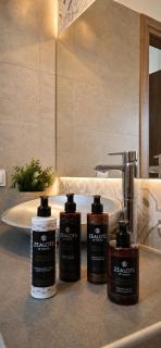 Esperides Pearl Luxury Seafront Apartment by DM Hospitality - 8