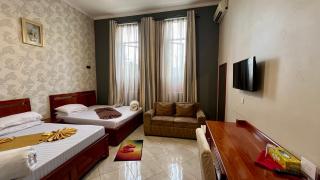 Lush Garden Hotel - 4