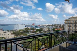 Cozy stylish sea view apartment - 8