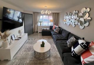 Modern 4Bed Home Durham Sleeps 8 Parking & WiFi - 9