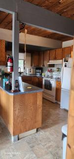 Tranquil Farmhouse Retreat Near Grand Forks, BC - 8