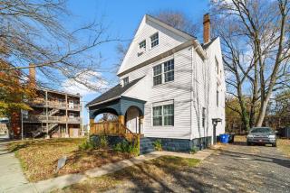 4BR/2BA Apt Near Cleveland Clinic Walk to Campus - 8