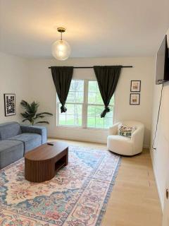 4BR/2BA Apt Near Cleveland Clinic Walk to Campus - 7