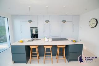 Luxury Estuary Views & Parking - Woodcot Cottage - 8