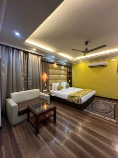 HOTEL ROYAL MILAD - 1