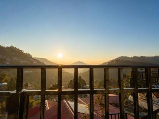 Hote Haya King View & Restaurant With Parking - 2