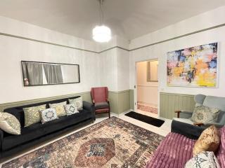 5 Bedroom House - 10 Beds - City Centre - Parking - 5