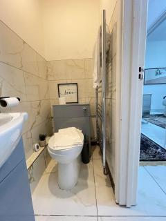 5 Bedroom House - 10 Beds - City Centre - Parking - Cardiff - 5