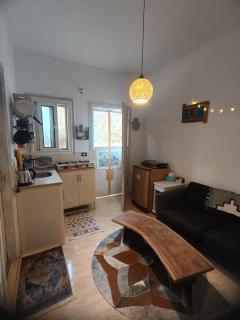 Budget Artistic corner -beach side and central studio - 6