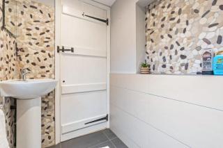 Traditional 2 Bed Cottage, Otford, Games Room, Sleeps 4, Parking - 2