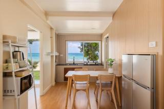 Villa Nalyn 3BR Beachfront House with Sunset View - 5