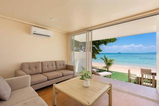 Villa Nalyn 3BR Beachfront House with Sunset View - 9