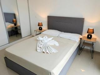Central 2BdR 3rd floor Apt in Prime Location in Praia - Wi-Fi & Elevator - 2
