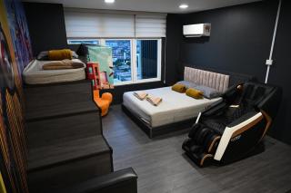 Kuching Riverine Studios - BA747 - Riverine Diamond - 9