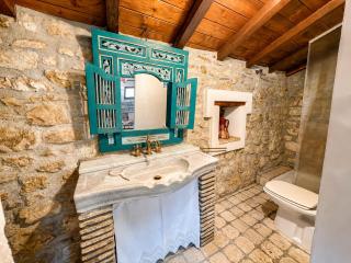 Nido del Drago, the village's first historic residence - 6