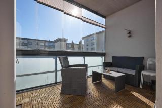 Bright Central Raisio 1BR Apt - Balcony & Sauna - 8