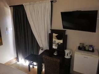 Feathers Guest House - 1