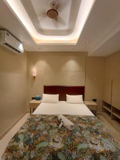The Perch 14th- Cozy 1BHK Studio-City View-In Mall - 8