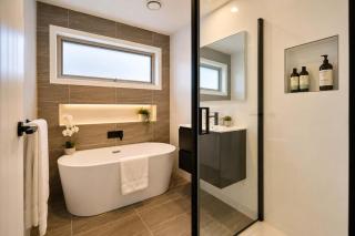 Villa1 New Modern Walk to shops 10min Airport CBD - 6