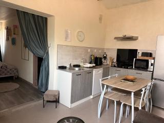 Gite climatisé avec piscine privée et spa bien être sur demande sur les hauteurs de Bollene - 2