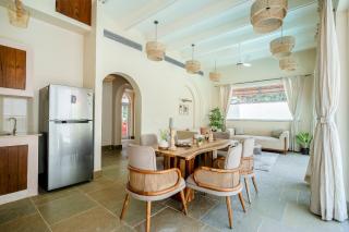 Staymaster White Castle 4BHK Private Pool - 2