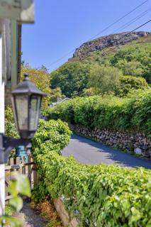 Finest Retreats - Wern Cottage - 4
