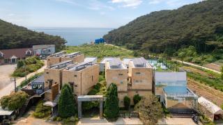 Taean Anmyeondo Bohemia Village Pension - 1