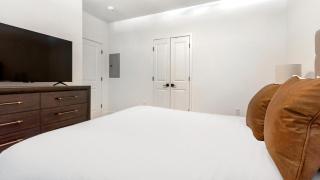 Landing Modern 1BD Gym Yoga Studio - 2